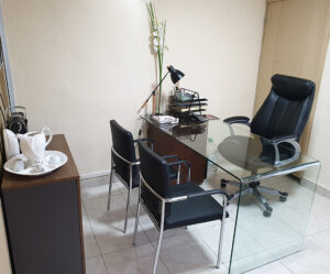 bureau prive em 1 e1740836566884 300x249